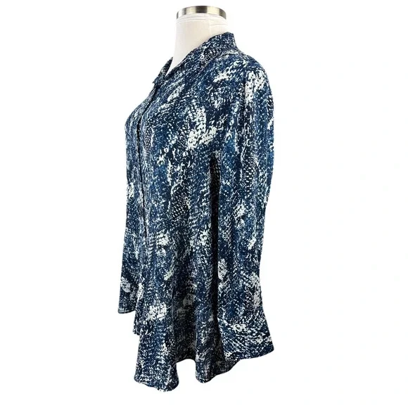 Susan Graver Printed Woven Tunic Top Asymmetrical Hem Blouse Blue Plus Size 3X - Picture 8 of 10